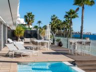 Villa for sale in Estepona