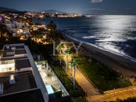 Villa for sale in Estepona