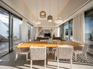 Villa for sale in Estepona