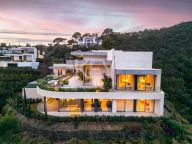 Villa for sale in El Madroñal, Benahavis