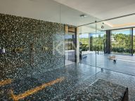 Villa for sale in El Madroñal, Benahavis