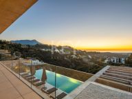 Villa for sale in El Madroñal, Benahavis