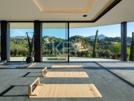 Villa for sale in El Madroñal, Benahavis