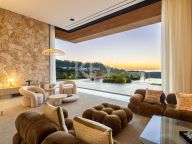 Villa for sale in El Madroñal, Benahavis