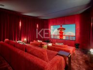 Villa for sale in El Madroñal, Benahavis