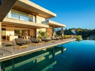 Villa for sale in El Madroñal, Benahavis