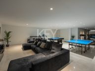 Villa for sale in Nueva Andalucia