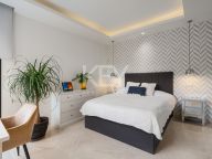 Villa for sale in Nueva Andalucia