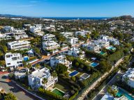 Villa for sale in Nueva Andalucia