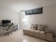 Villa for sale in Nueva Andalucia