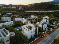 Villa for sale in Nueva Andalucia