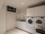 Villa for sale in Nueva Andalucia