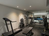 Villa for sale in Nueva Andalucia