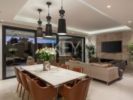 Villa for sale in Nueva Andalucia