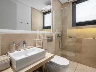 Villa for sale in Nueva Andalucia