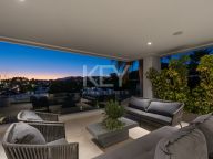 Villa for sale in Nueva Andalucia