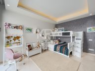 Villa for sale in Nueva Andalucia