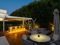 Villa for sale in Nueva Andalucia