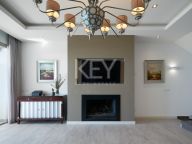 Adosado en alquiler en Vistas Marinas, Marbella Golden Mile