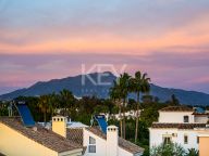 Villa en venta en New Golden Mile, Estepona