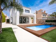Villa en venta en New Golden Mile, Estepona