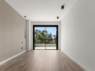 Villa en venta en New Golden Mile, Estepona