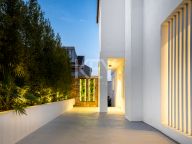 Villa en venta en New Golden Mile, Estepona