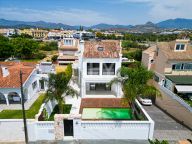 Villa en venta en New Golden Mile, Estepona