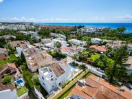 Villa en venta en New Golden Mile, Estepona