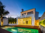 Villa en venta en New Golden Mile, Estepona