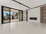 Villa en venta en New Golden Mile, Estepona