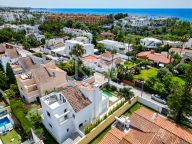 Villa en venta en New Golden Mile, Estepona