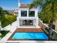 Villa en venta en New Golden Mile, Estepona