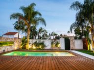 Villa en venta en New Golden Mile, Estepona