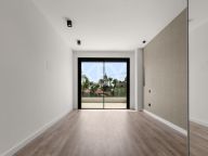 Villa en venta en New Golden Mile, Estepona