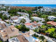 Villa en venta en New Golden Mile, Estepona