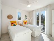 Villa for sale in El Rosario, Marbella East