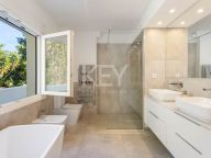 Villa for sale in El Rosario, Marbella East