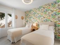 Villa for sale in El Rosario, Marbella East