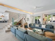 Villa for sale in El Rosario, Marbella East