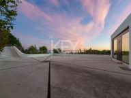 Villa for sale in El Madroñal, Benahavis