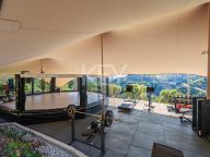 Villa for sale in El Madroñal, Benahavis