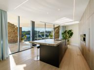 Villa for sale in El Madroñal, Benahavis