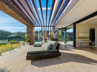 Villa for sale in El Madroñal, Benahavis