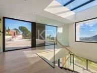 Villa for sale in El Madroñal, Benahavis