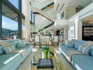 Villa for sale in El Madroñal, Benahavis