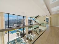 Villa for sale in El Madroñal, Benahavis