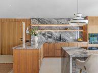 Villa for sale in Nueva Andalucia