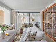 Villa for sale in Nueva Andalucia