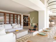 Villa for sale in Nueva Andalucia